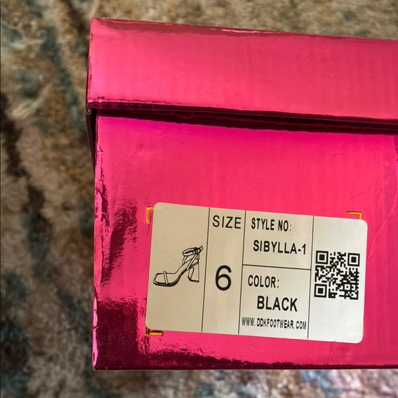 Black Women's Heels - Picture 7 of 7